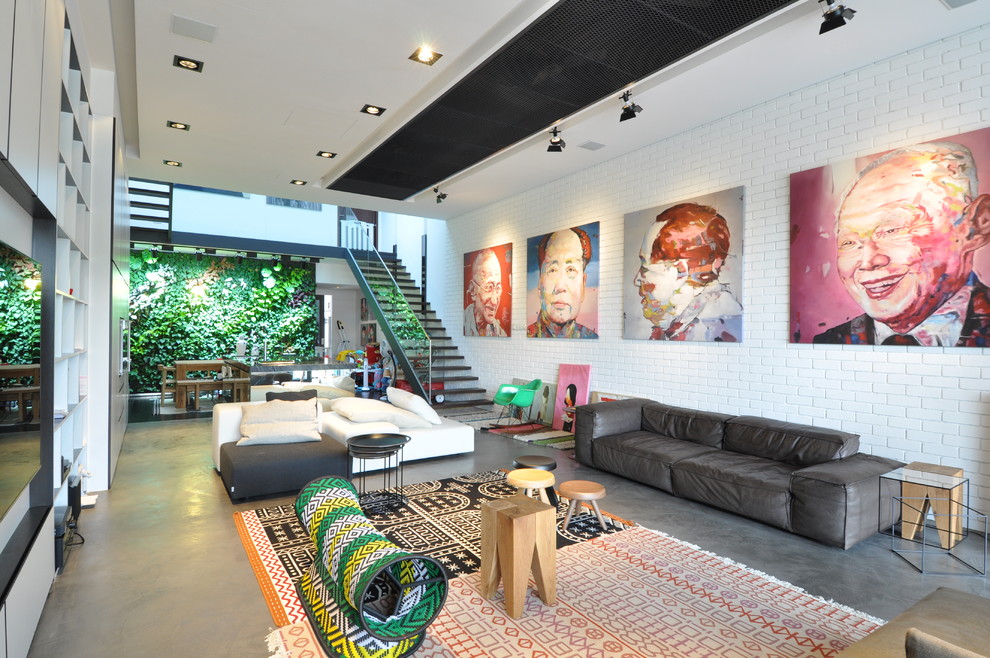 Inspiration for a contemporary home design in Singapore.