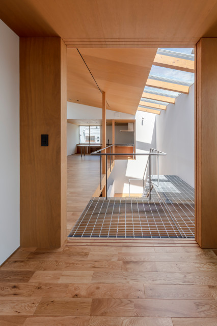 新森の住宅 moderno-dormitorio-infantil