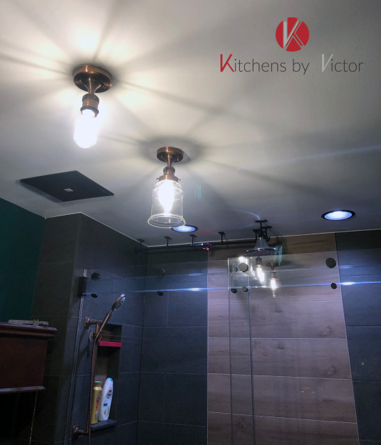 Johnson  Master Bathroom industrial-badezimmer