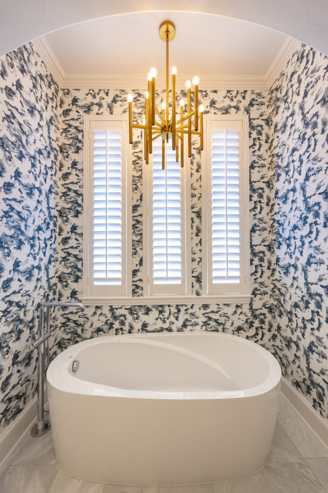 Home design - transitional home design idea in Dallas