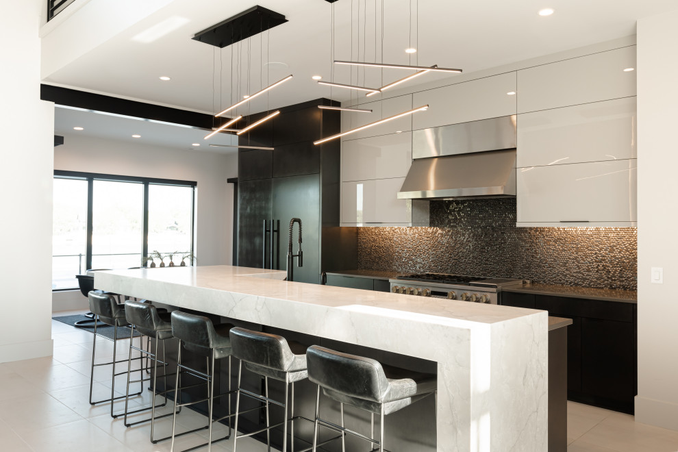 Inspiration for a modern kitchen in Omaha.