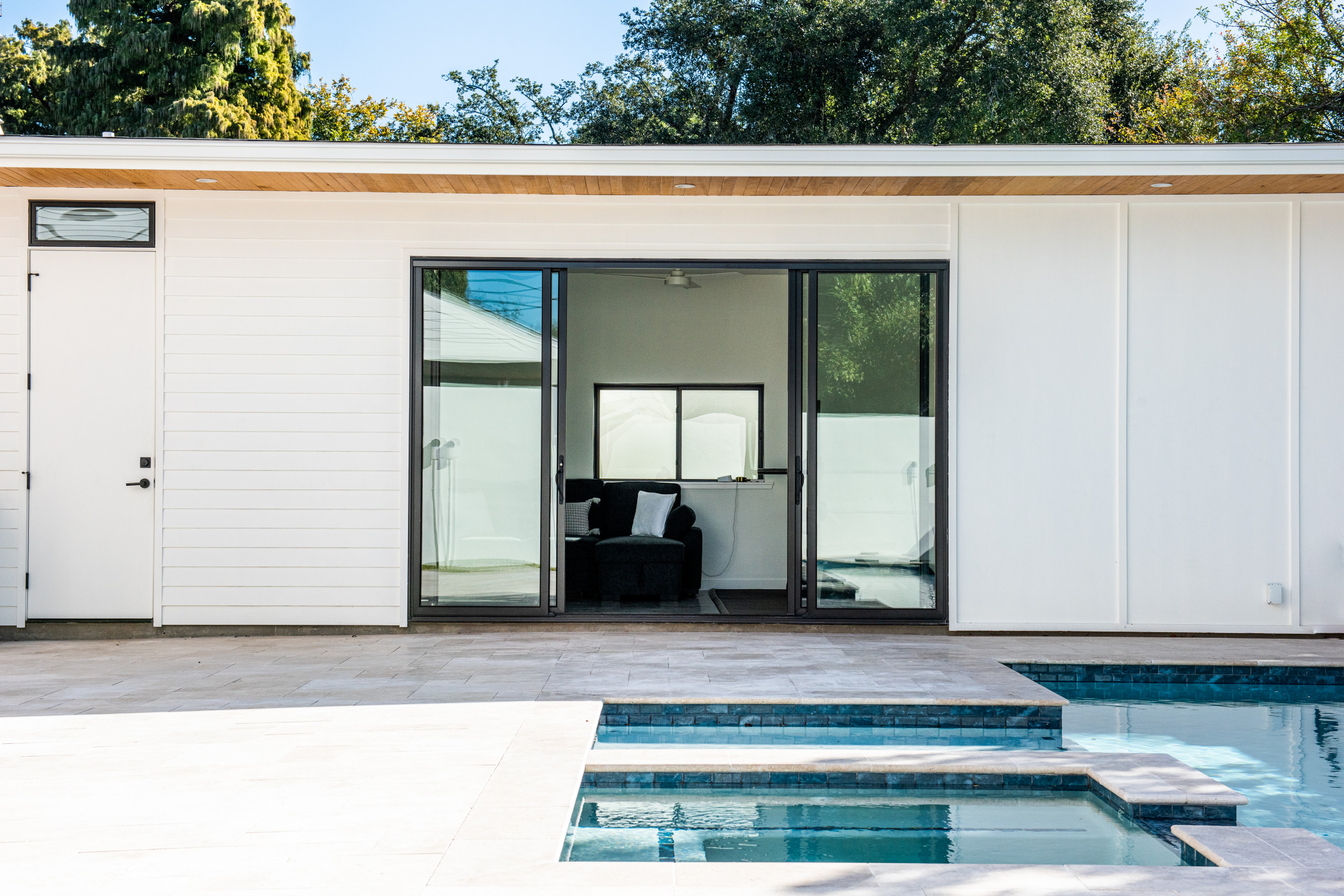 Side Courtyard Cabana