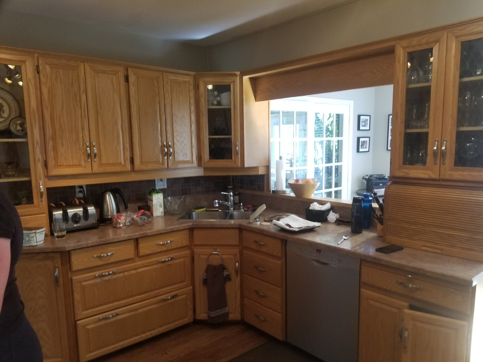 Inspiration for a timeless kitchen remodel in Toronto