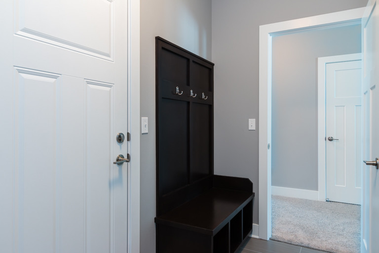 Entryway - transitional entryway idea
