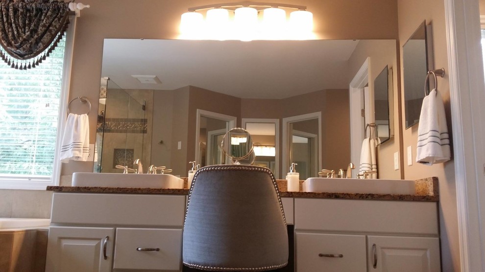 Example of a transitional bathroom design in Cincinnati