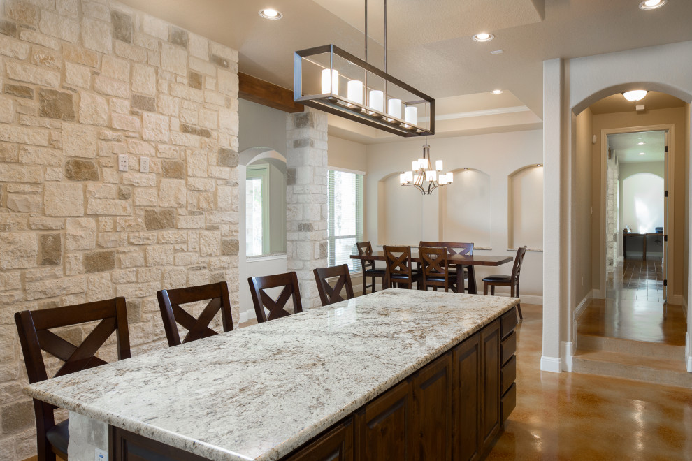 Example of a mountain style home design design in Austin