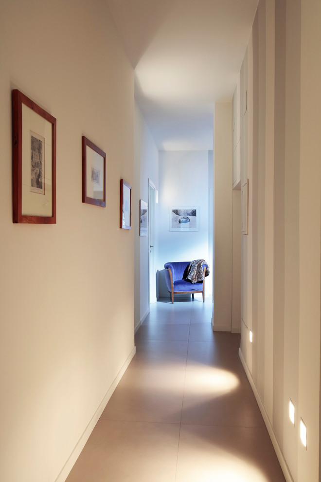 Photo of a contemporary hallway in Turin.