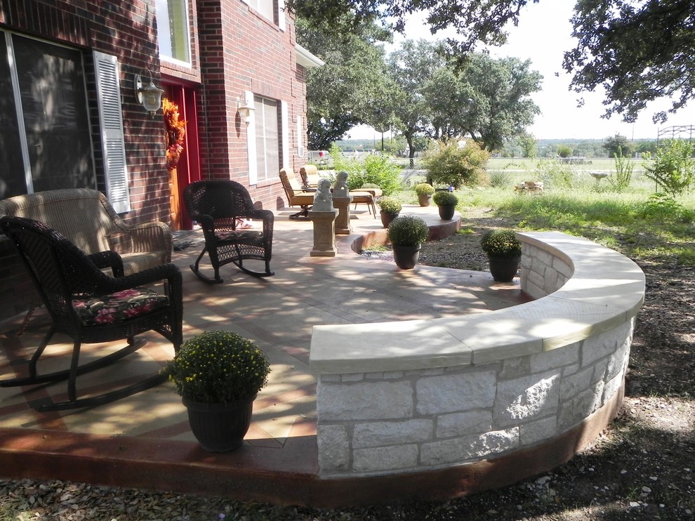 Transitional patio photo in Austin