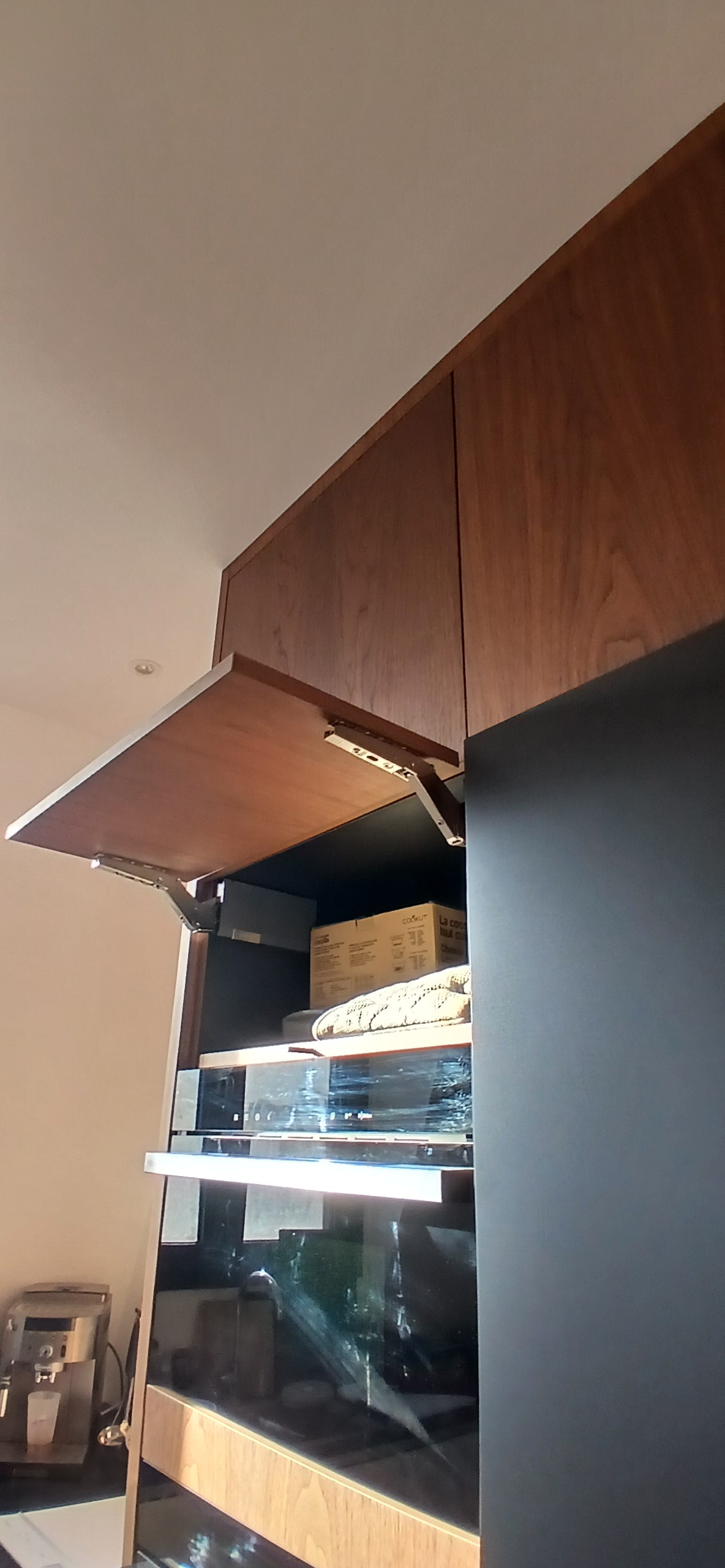 Colonne de cuisine arrondie en Noyer