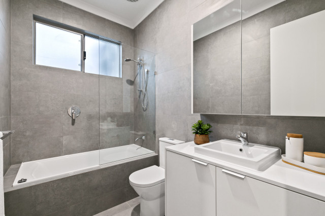Beck Place, Warwick Quadplex modern-badrum