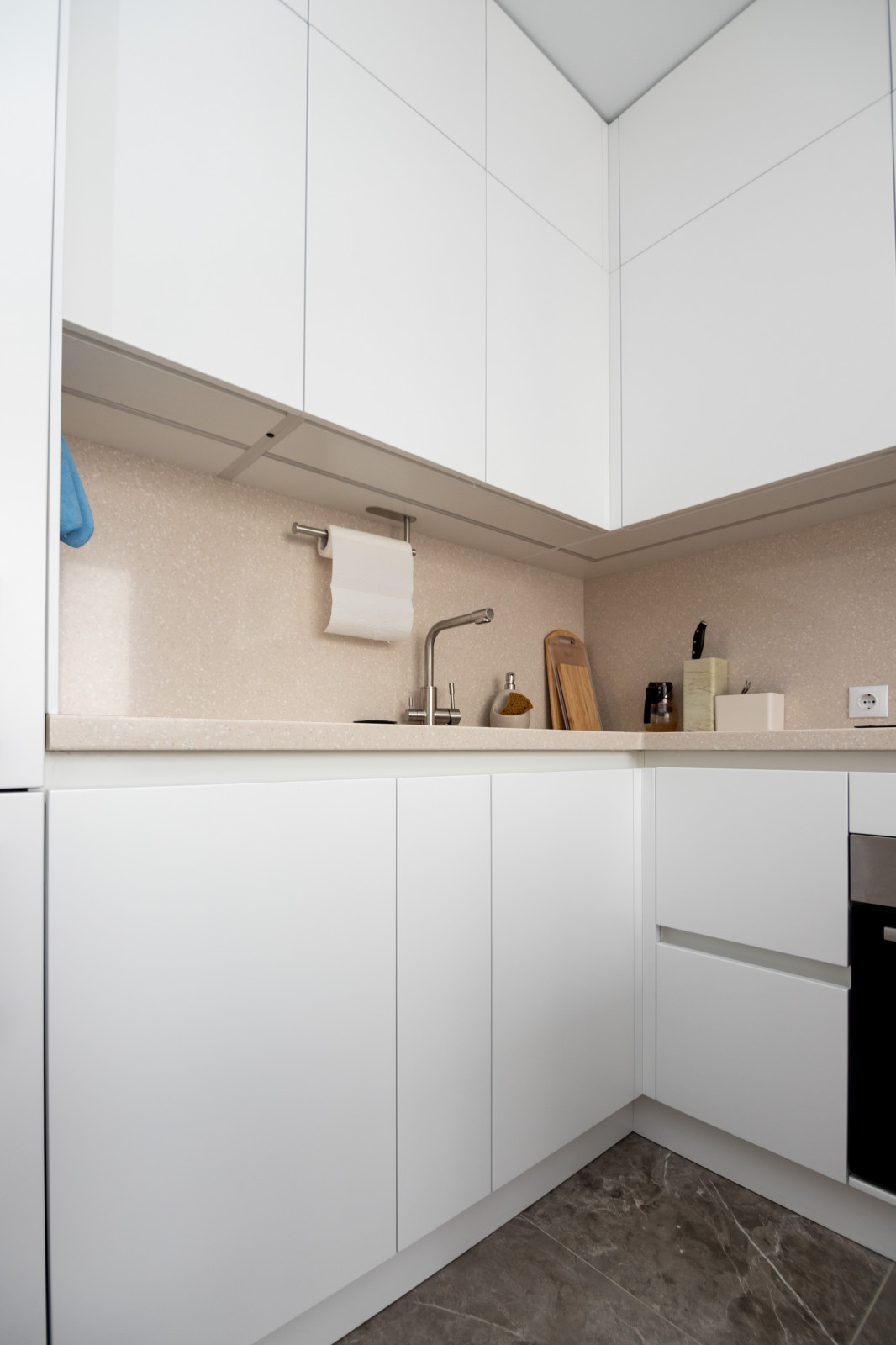 Современная кухня в минималистичном стиле