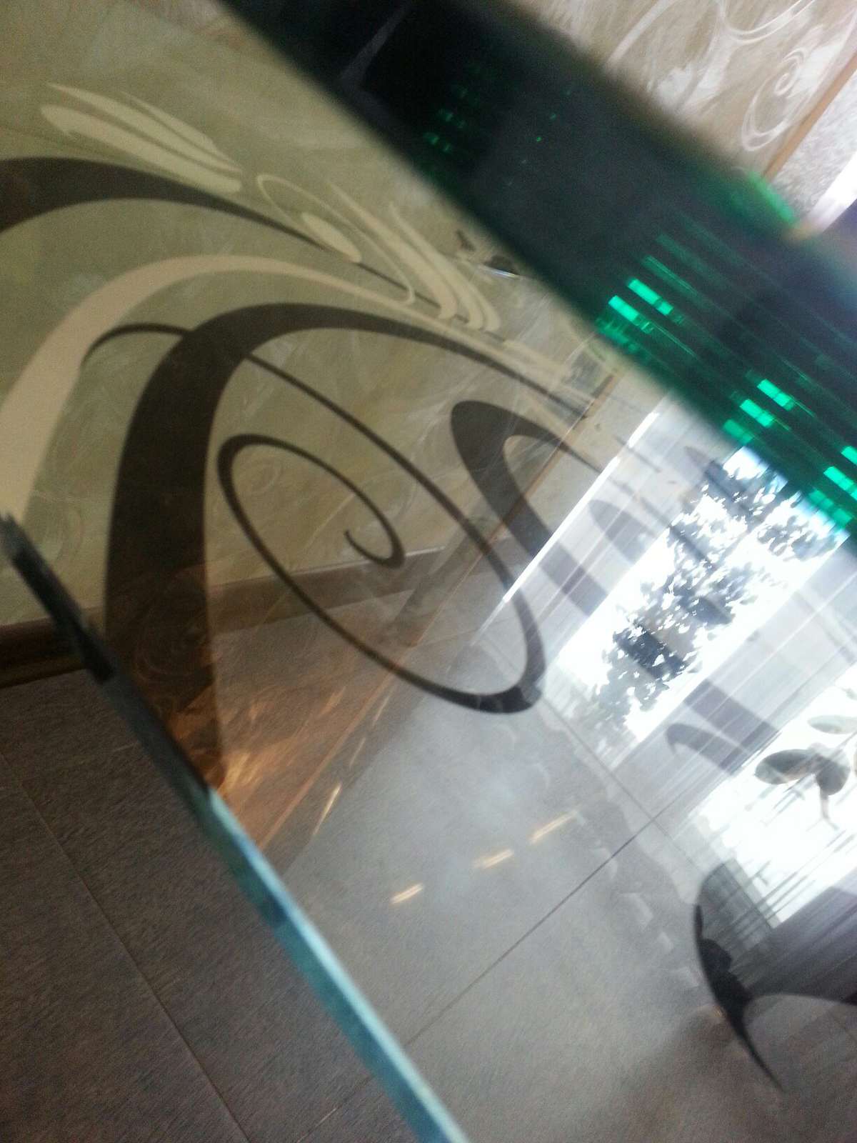 Стол из закаленного стекла с фотопечатью