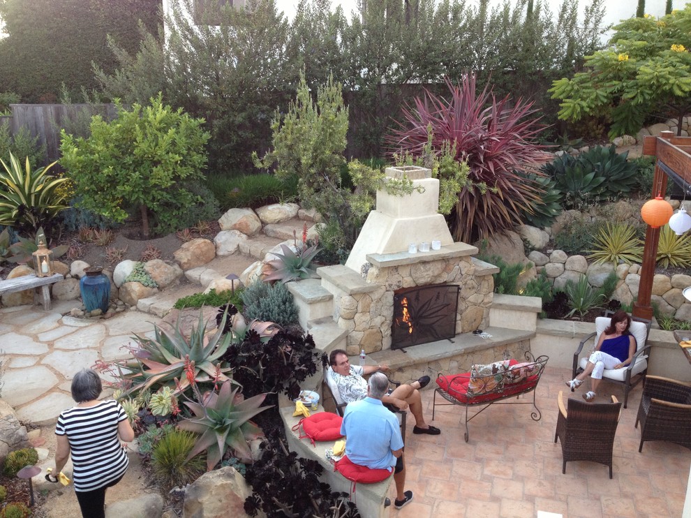 Design ideas for a traditional patio in Santa Barbara.