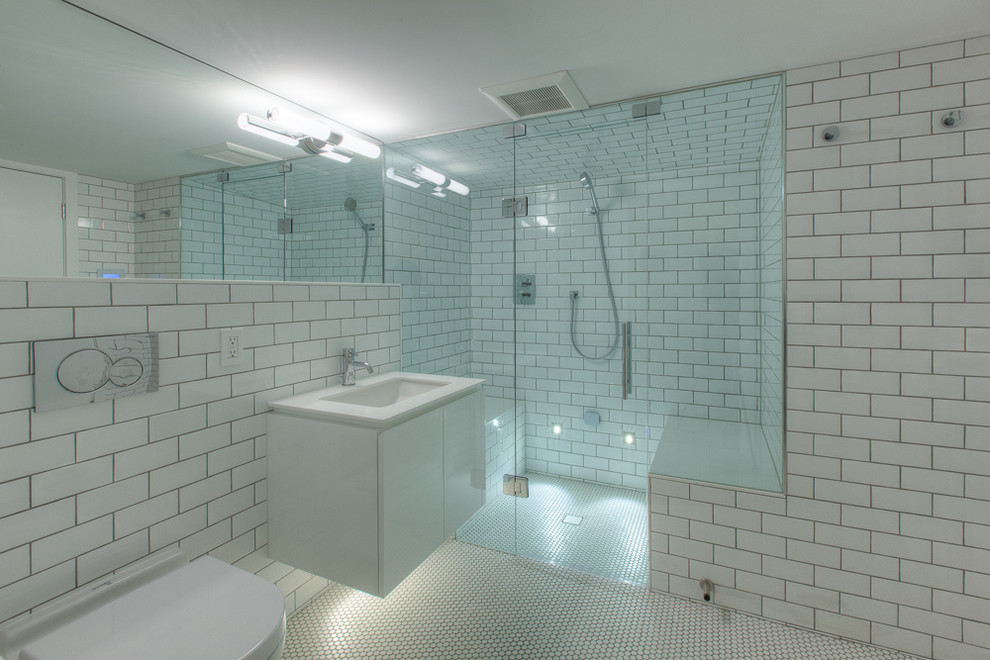 Inspiration for a modern bathroom remodel in Toronto
