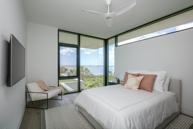 BaySide Rd modern-schlafzimmer