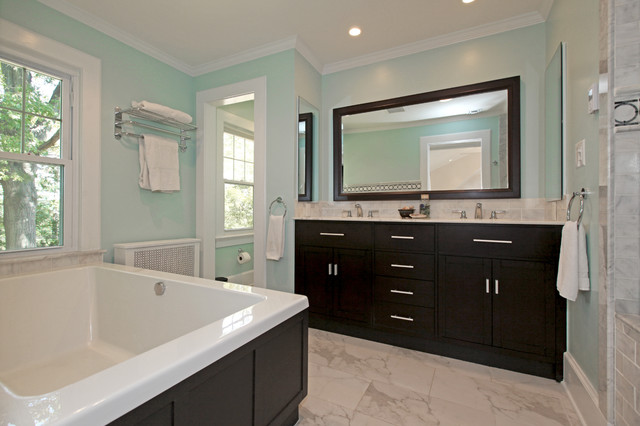 Verona Remodel modern-badezimmer