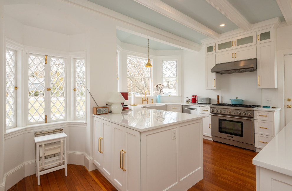 Transitional kitchen photo in Boston