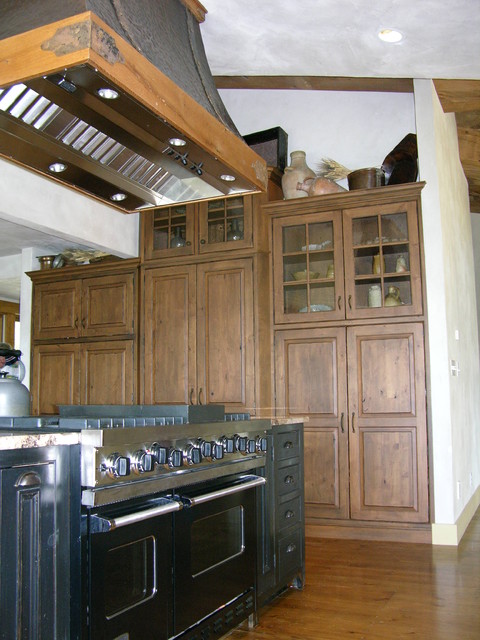 Cousin's Island Kitchen rustic-kitchen