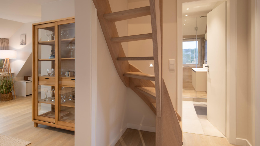 Moderne Treppe in Sonstige