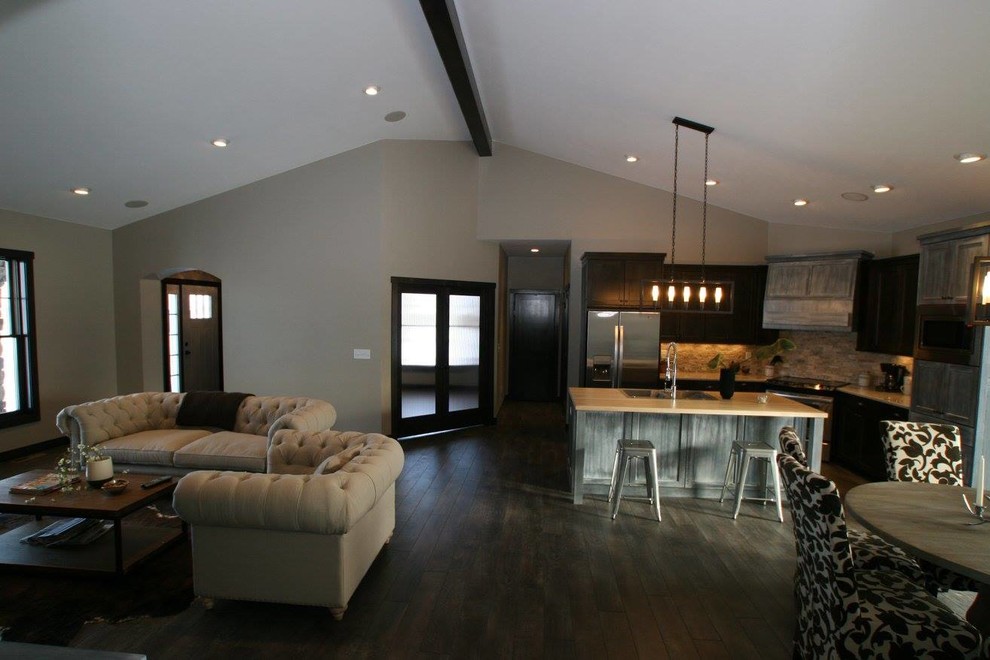 Home design - transitional home design idea