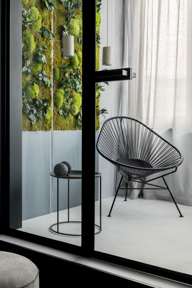 "Белый, серый и графит"