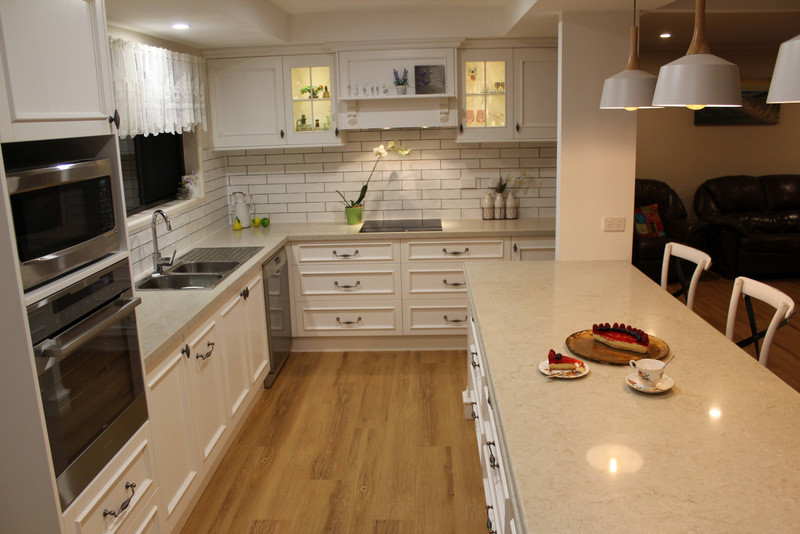 This is an example of a contemporary kitchen in Brisbane.
