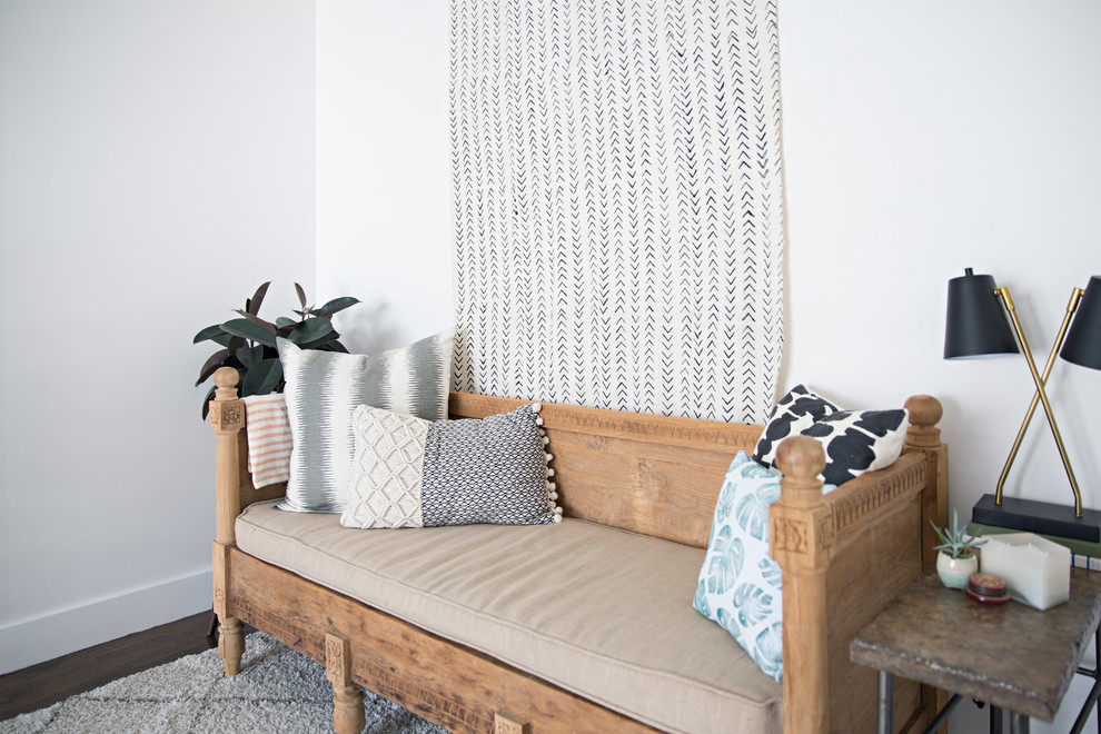 Example of a minimalist bedroom design in Nashville