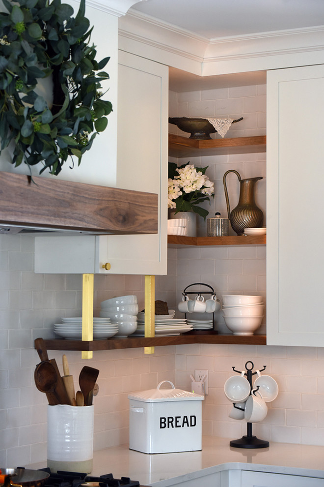 Example of a transitional kitchen design in Cincinnati