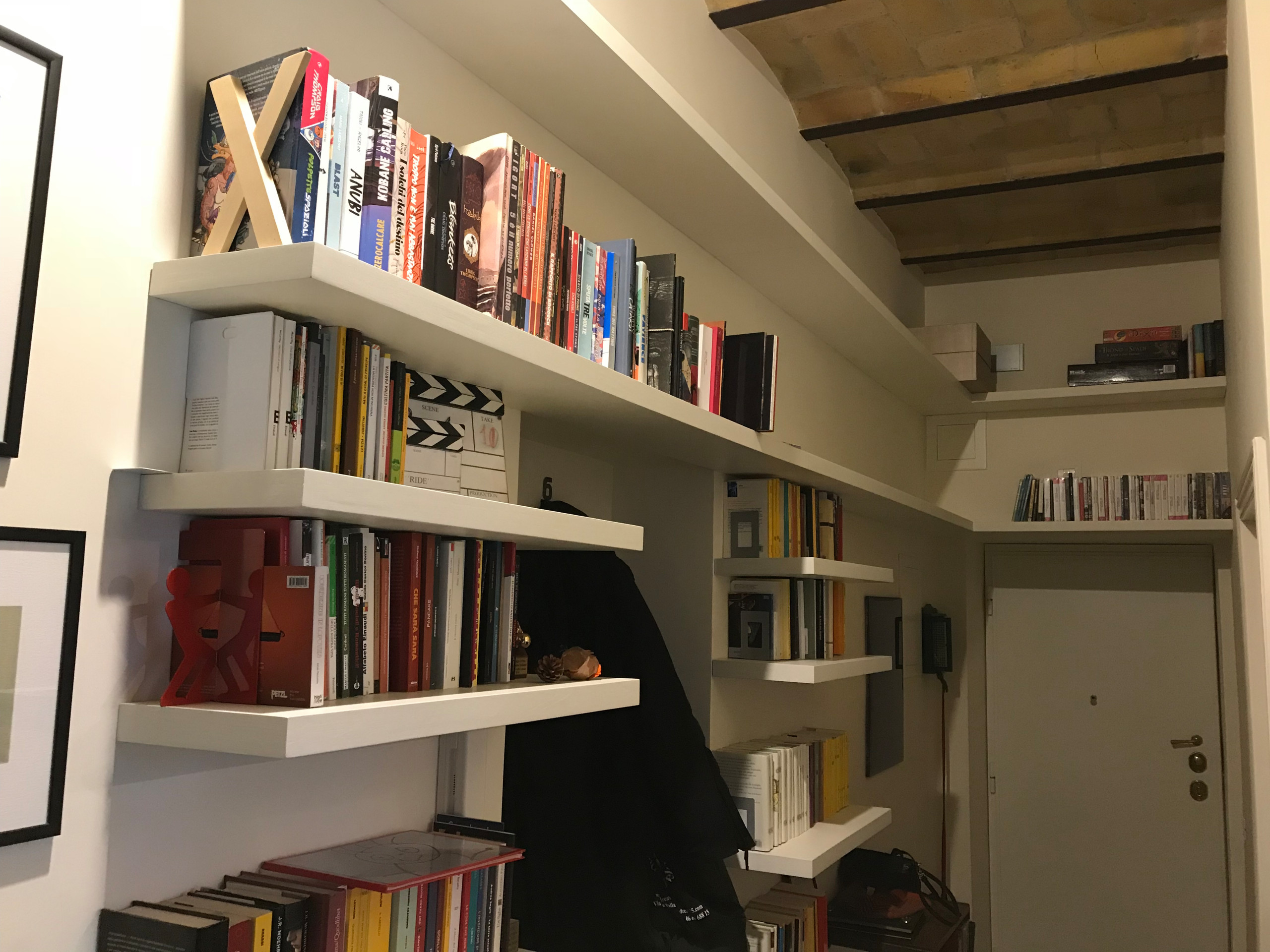Librerie, pareti attrezzate, scaffali