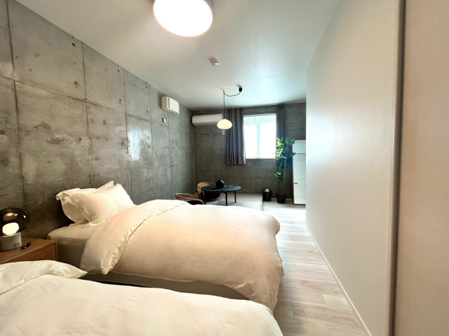 chic WA modern giapponese-moderno-camera-da-letto