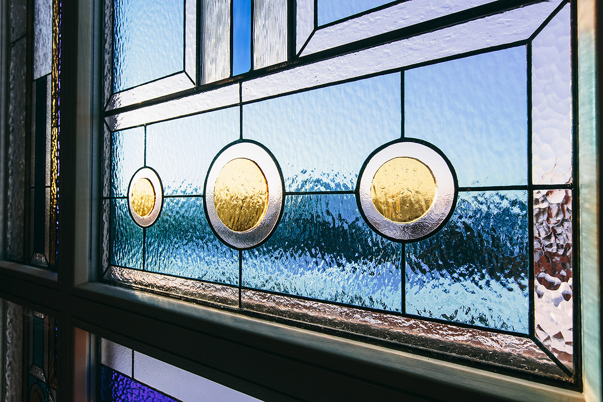 Витраж в лестничный марш