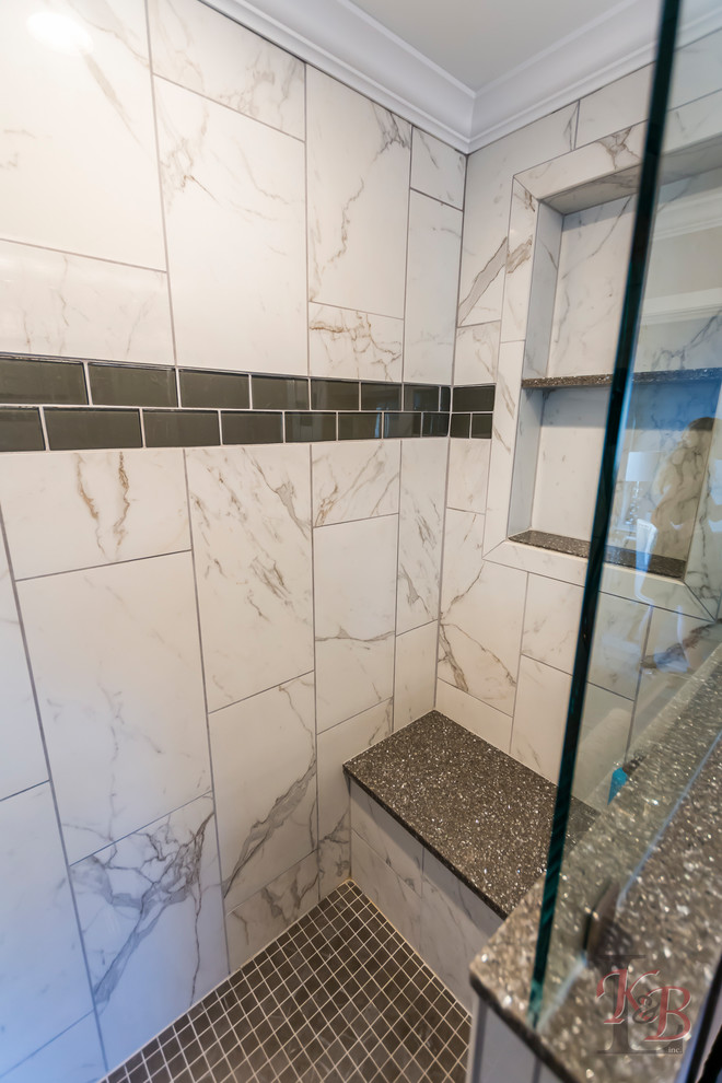 Mid-sized transitional porcelain tile and brown floor eat-in kitchen photo with an undermount sink, recessed-panel cabinets, white cabinets, quartz countertops, gray backsplash, subway tile backsplash, stainless steel appliances, an island and white countertops