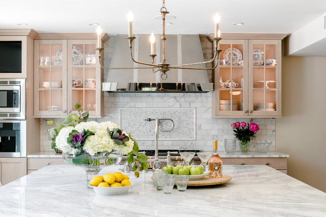 Historic Nichols Hills Remodel clasico-cocina