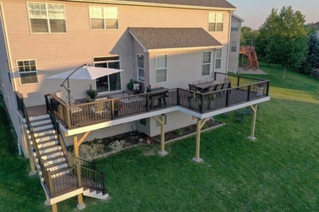 Second-Story Mega Composite Deck contemporary-terrace