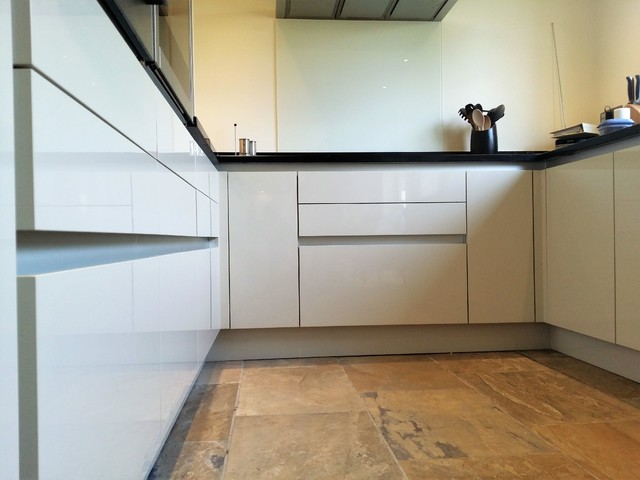 Handleless Gloss Kitchen - Skipton trendy-koekken
