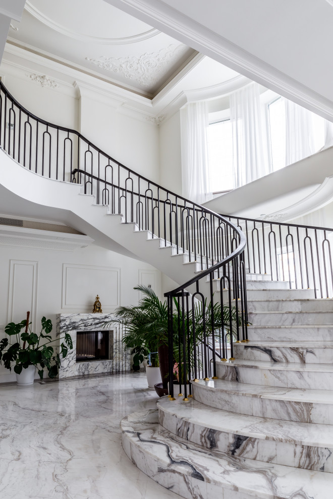 Гипсовая лепнина Аврора в интерьере частного дома в Краснодаре