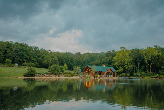 Rustic Getaway, Owensville MO rustic-garden