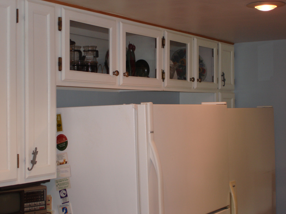 Space Saving Built Kitchen Cabinets