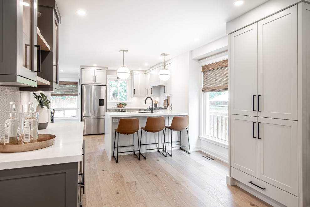 Inspiration for a scandinavian home design remodel in Toronto