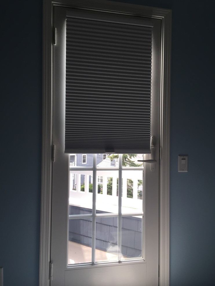 Top down bottom up Literise Duette by Hunter Douglas . Cordless with Architella