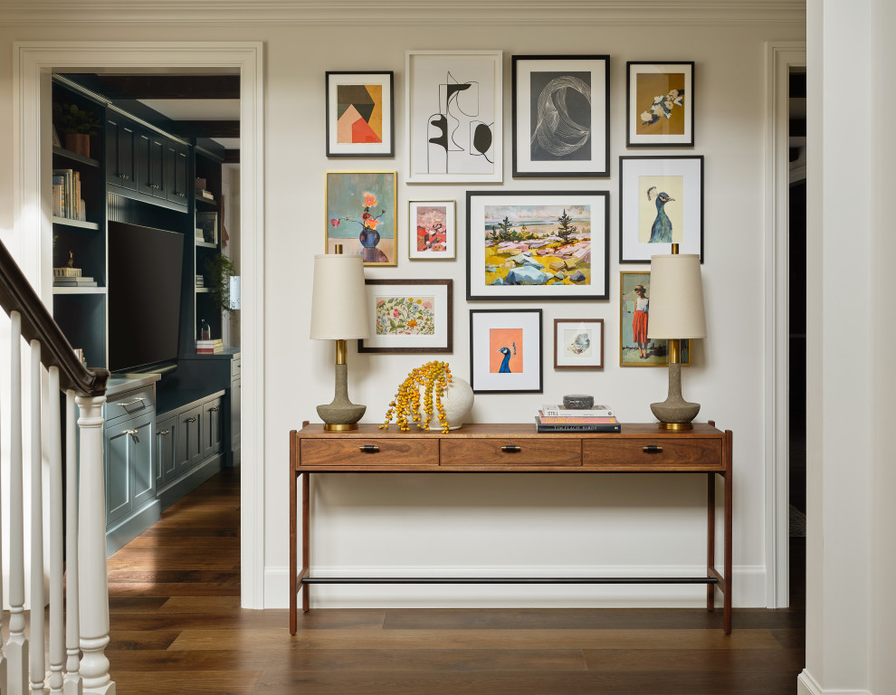 Example of a transitional hallway design in San Francisco