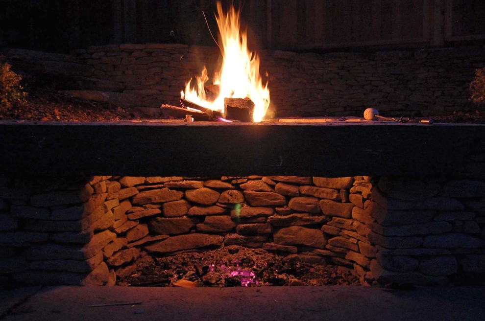 Home design - rustic home design idea in Philadelphia