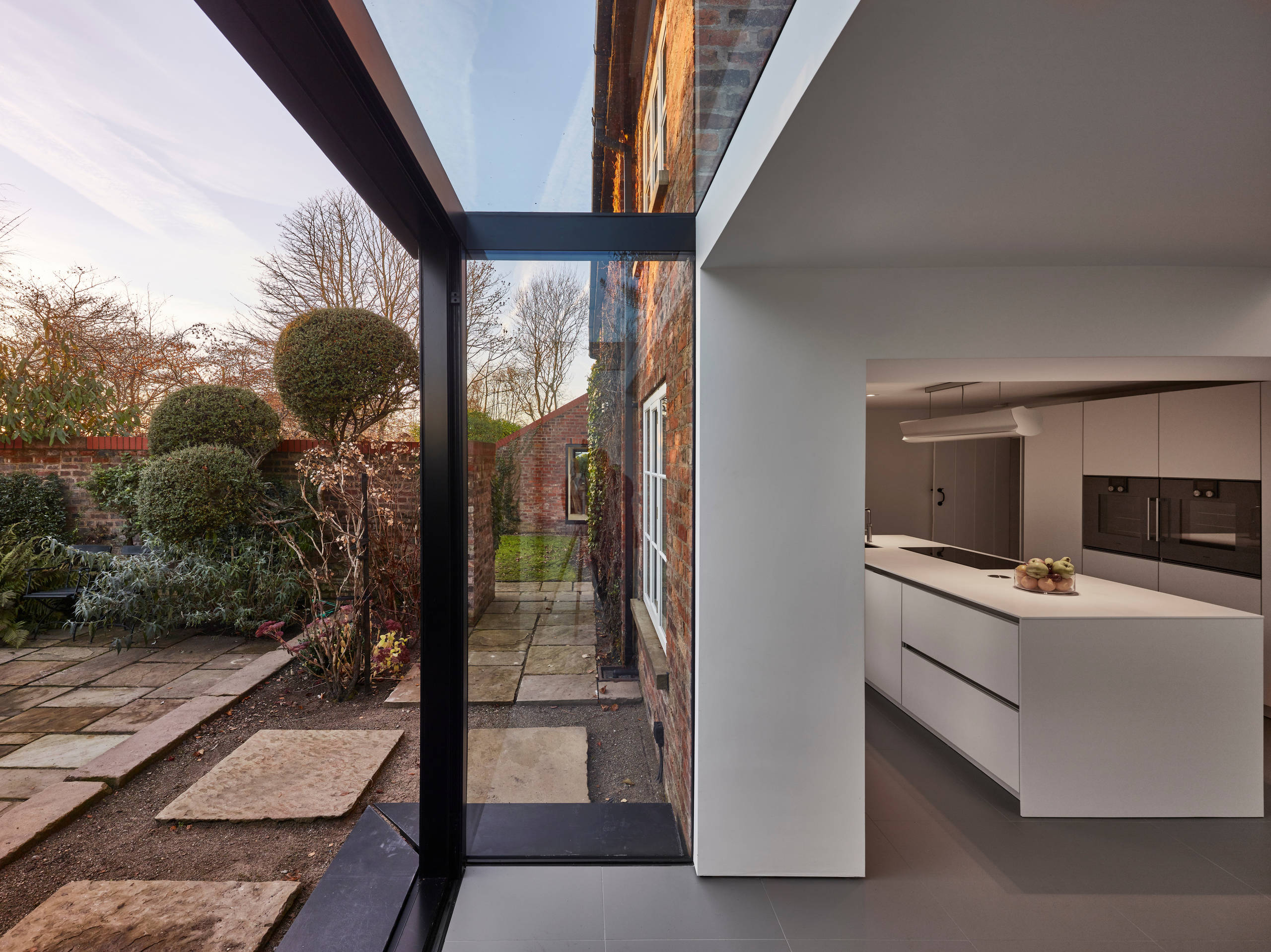 Small Plan - 499 Square Feet, 1 Bedroom, 1 Bathroom | Floor Plan #028-00180  | America's Best House Plans, image size:2560x1918