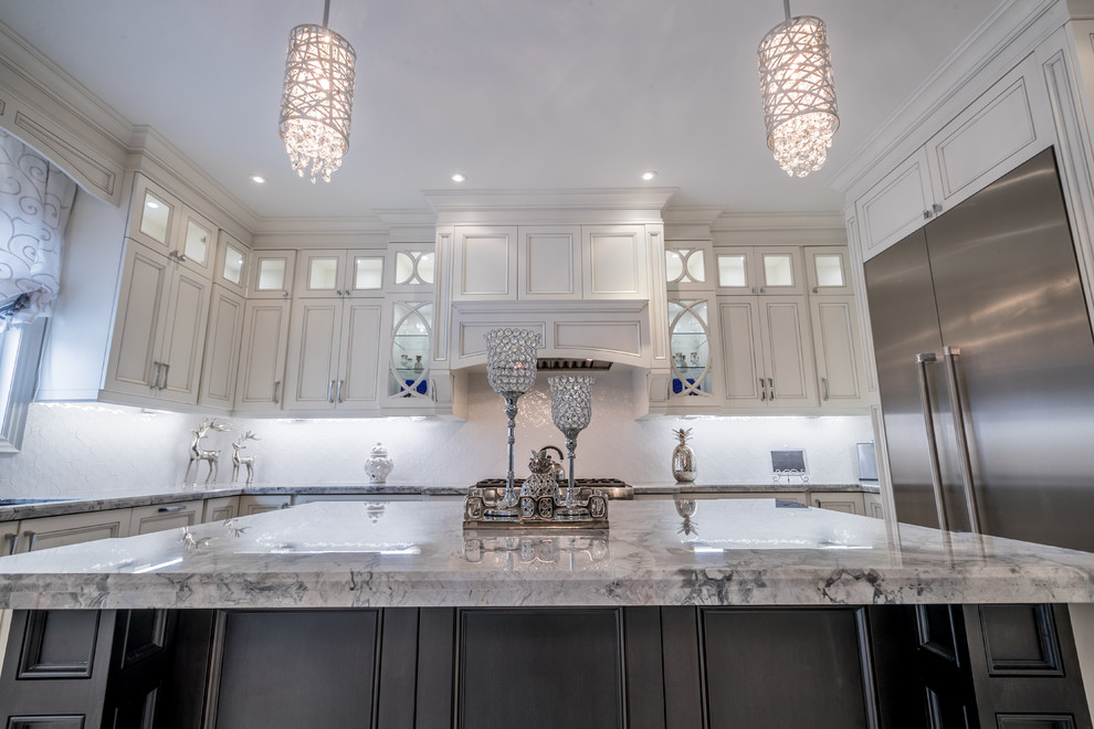 Example of a transitional kitchen design in Toronto