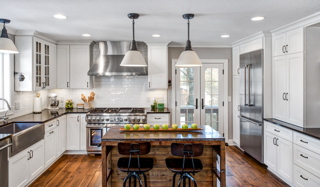 Transitional White Kitchen campagne-cuisine