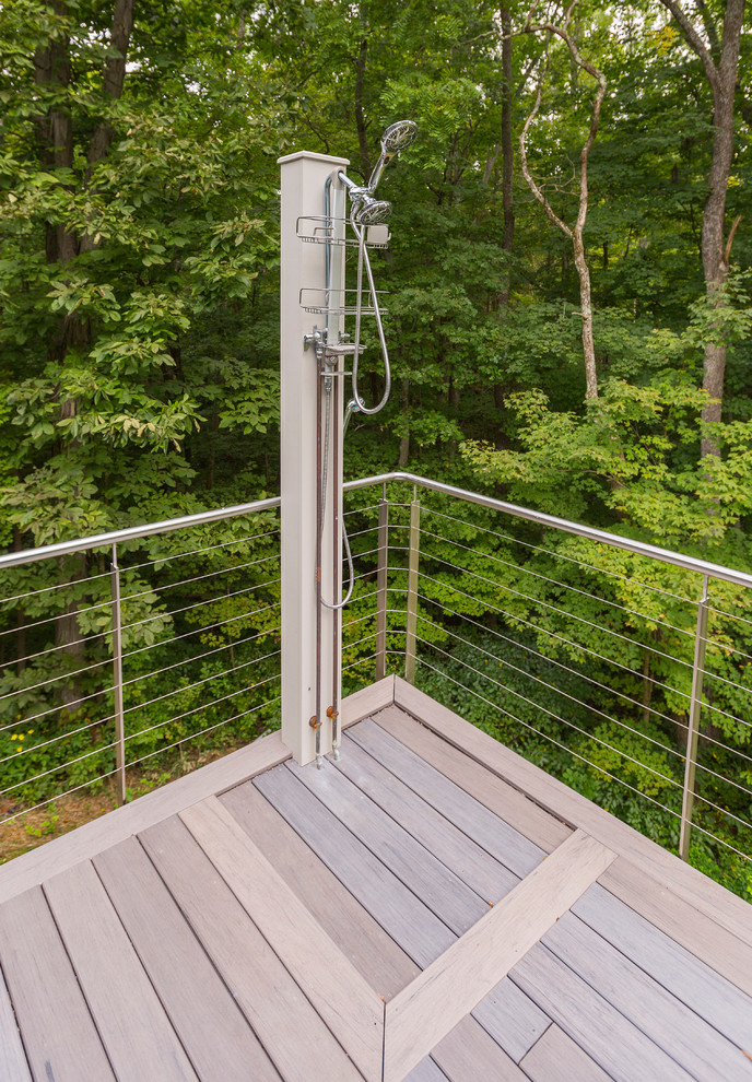 Inspiration for a mid-sized modern backyard deck in Cincinnati with an outdoor shower and no cover.