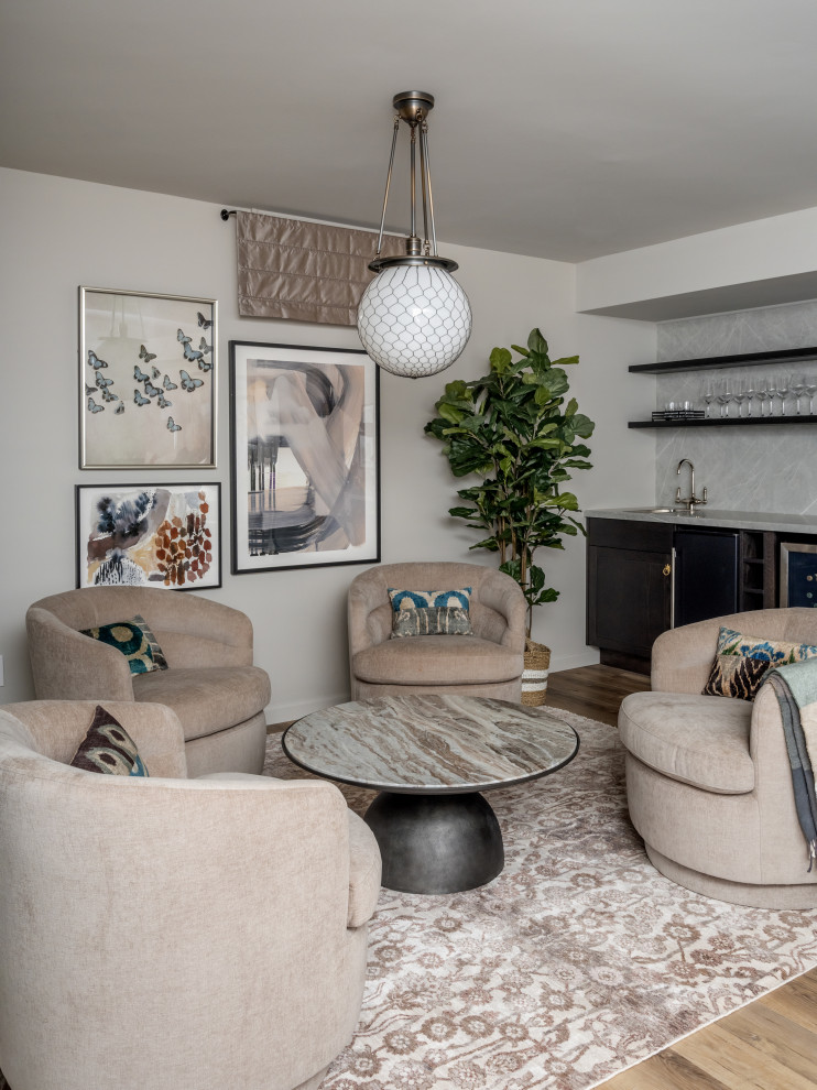 Example of a transitional home bar design in San Francisco