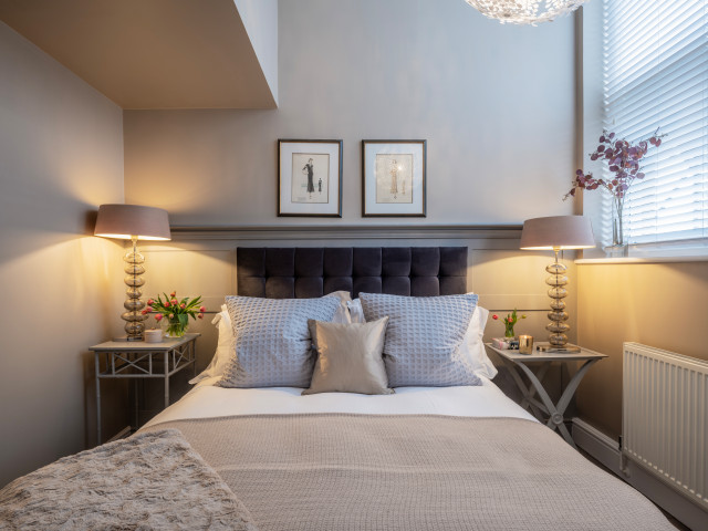 Surrey Apartment contemporary-bedroom