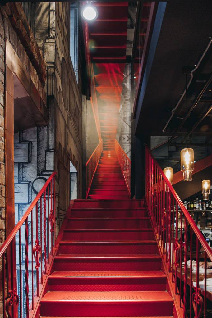 Лестницы из металла