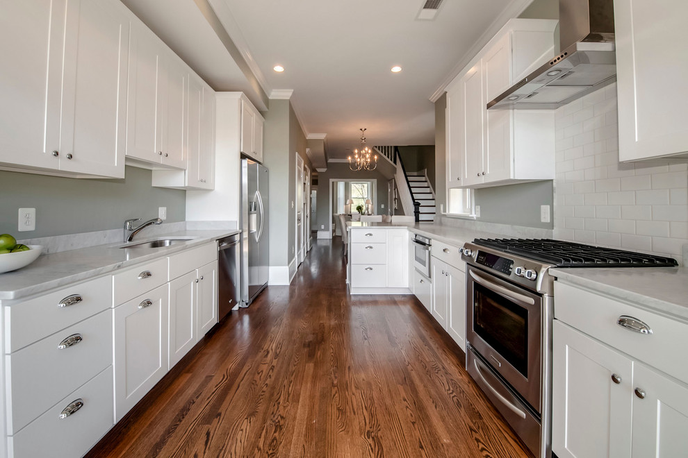 Example of a transitional kitchen design in DC Metro